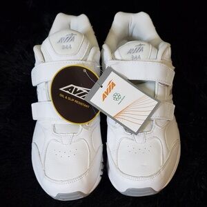 NWT Avia Womens White Velcro Sneakers Slip Resistant Defender G Size 10.5